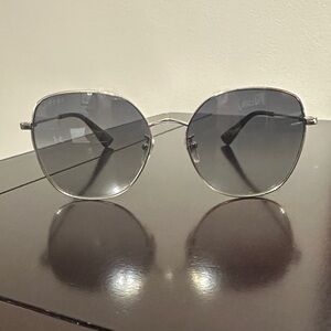 Gucci Black/Gold Sunglasses (GG0415SK) - New